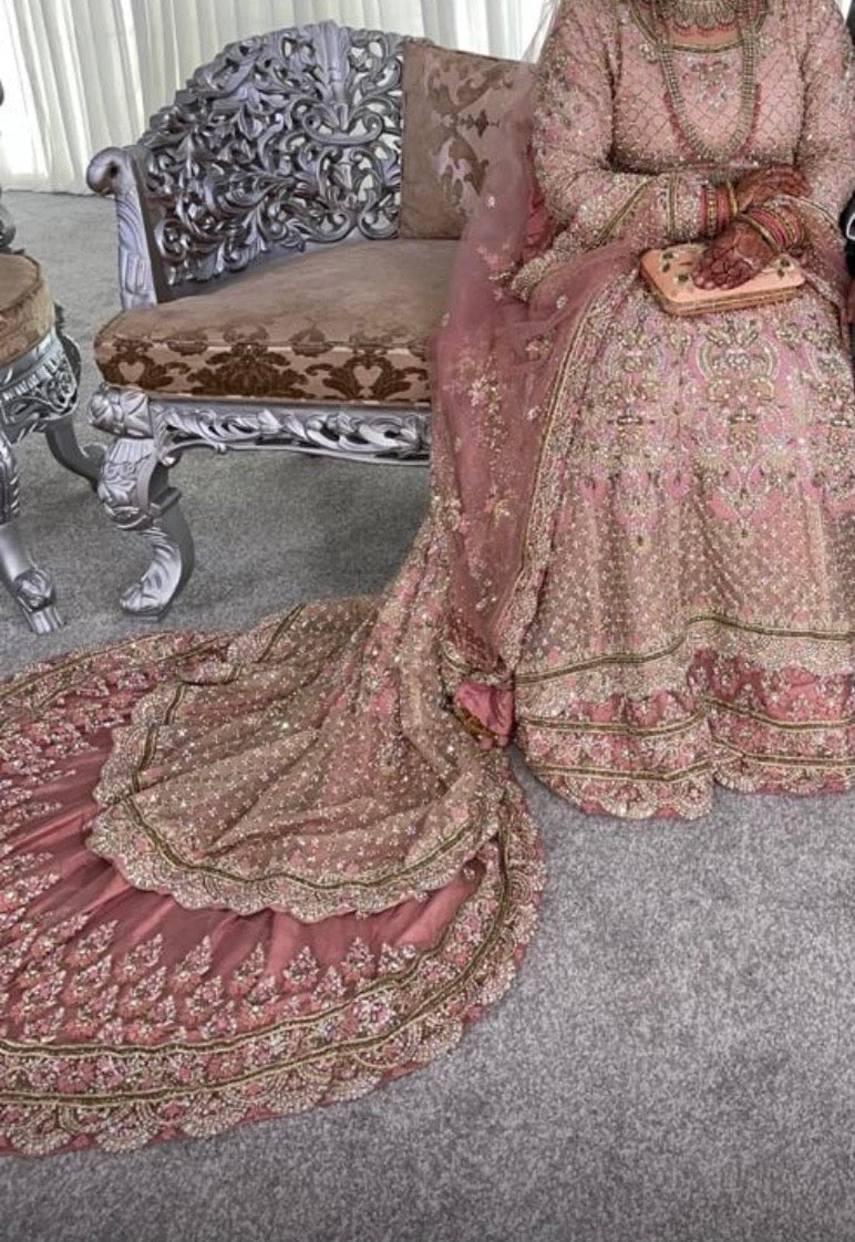 ✨ Elegant Blush Pink & Gold Bridal Lehenga – Soft, Regal & Timeless ✨