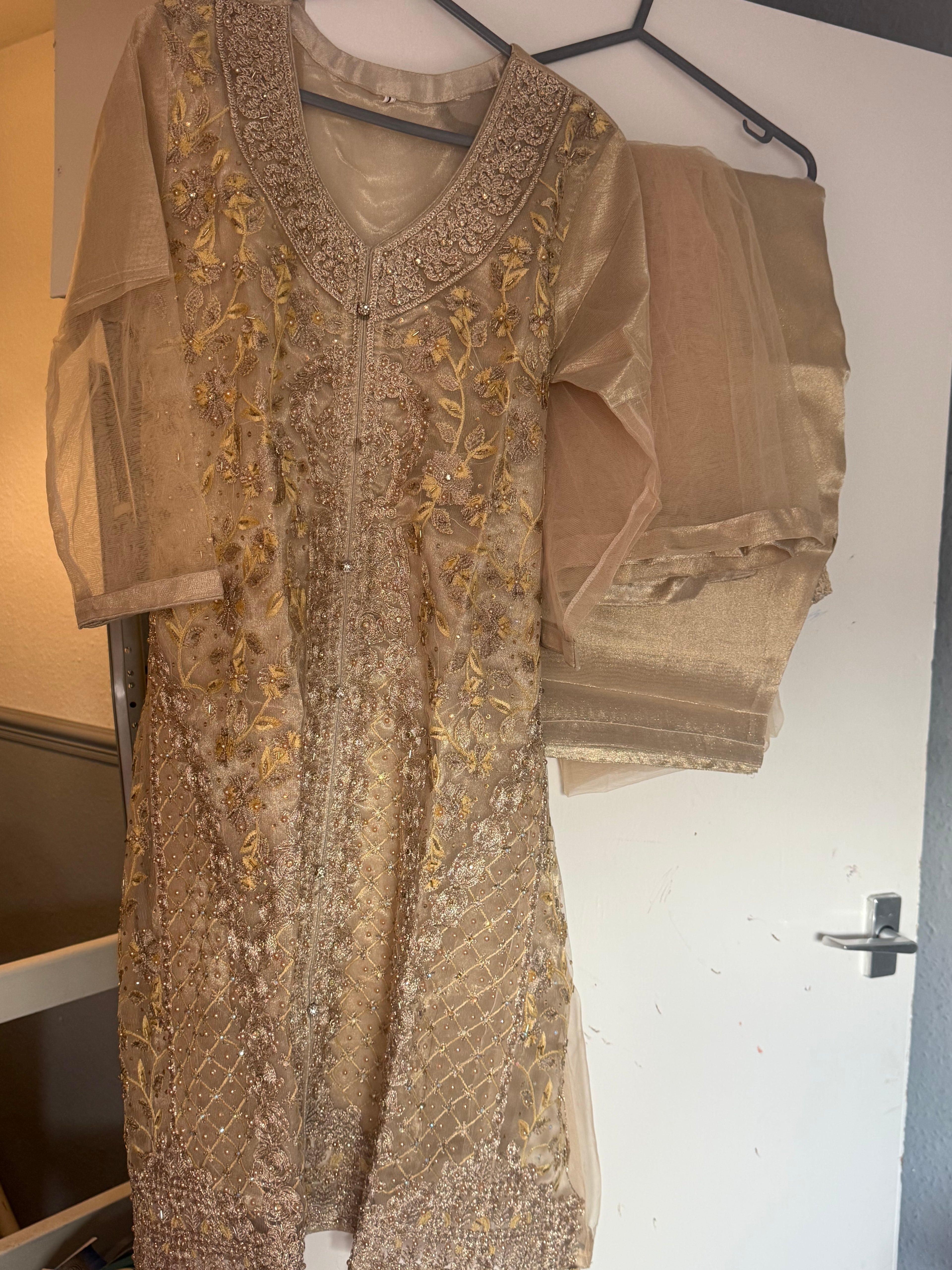 Shalwar qameez