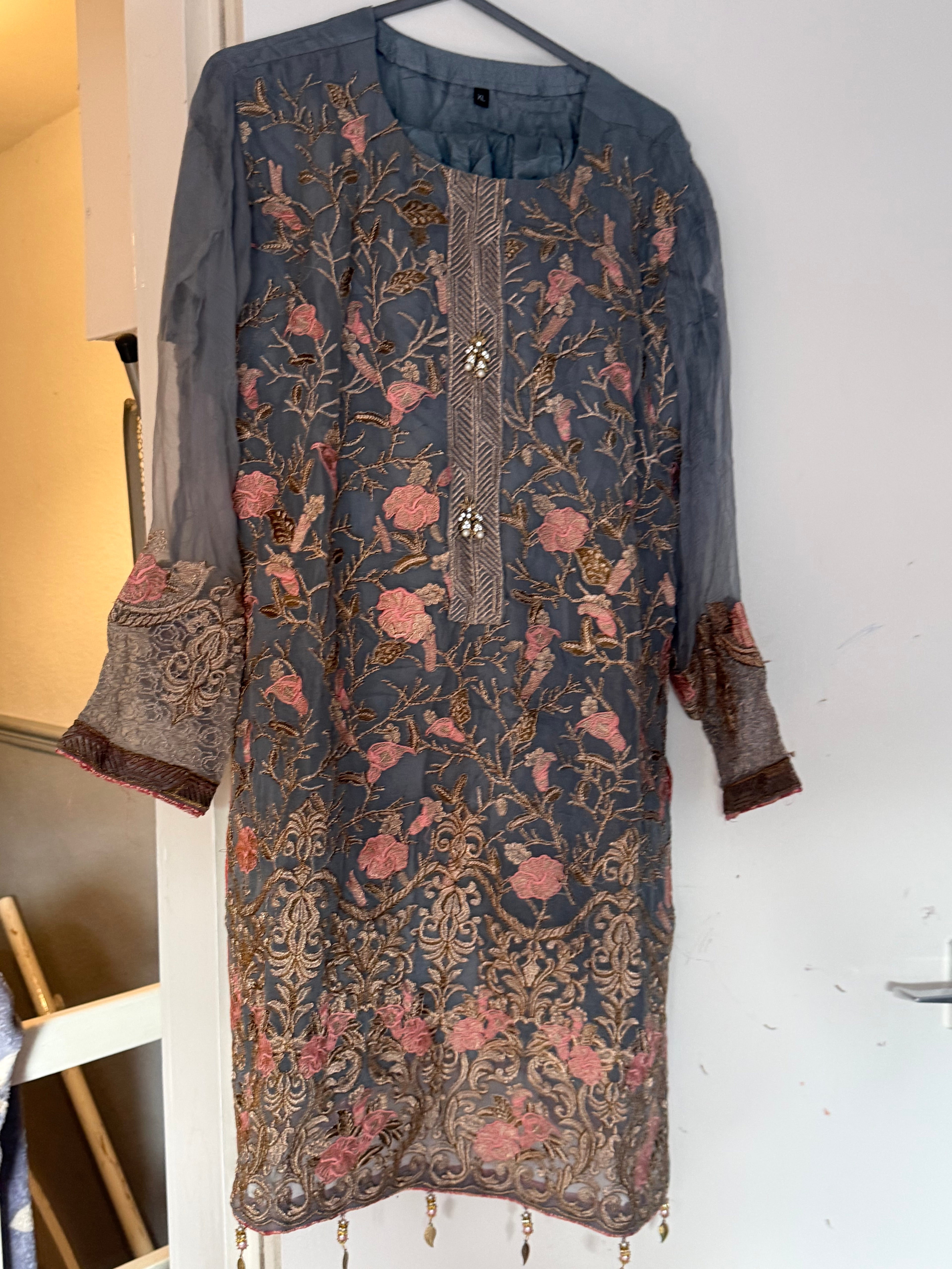 Shalwar qameez