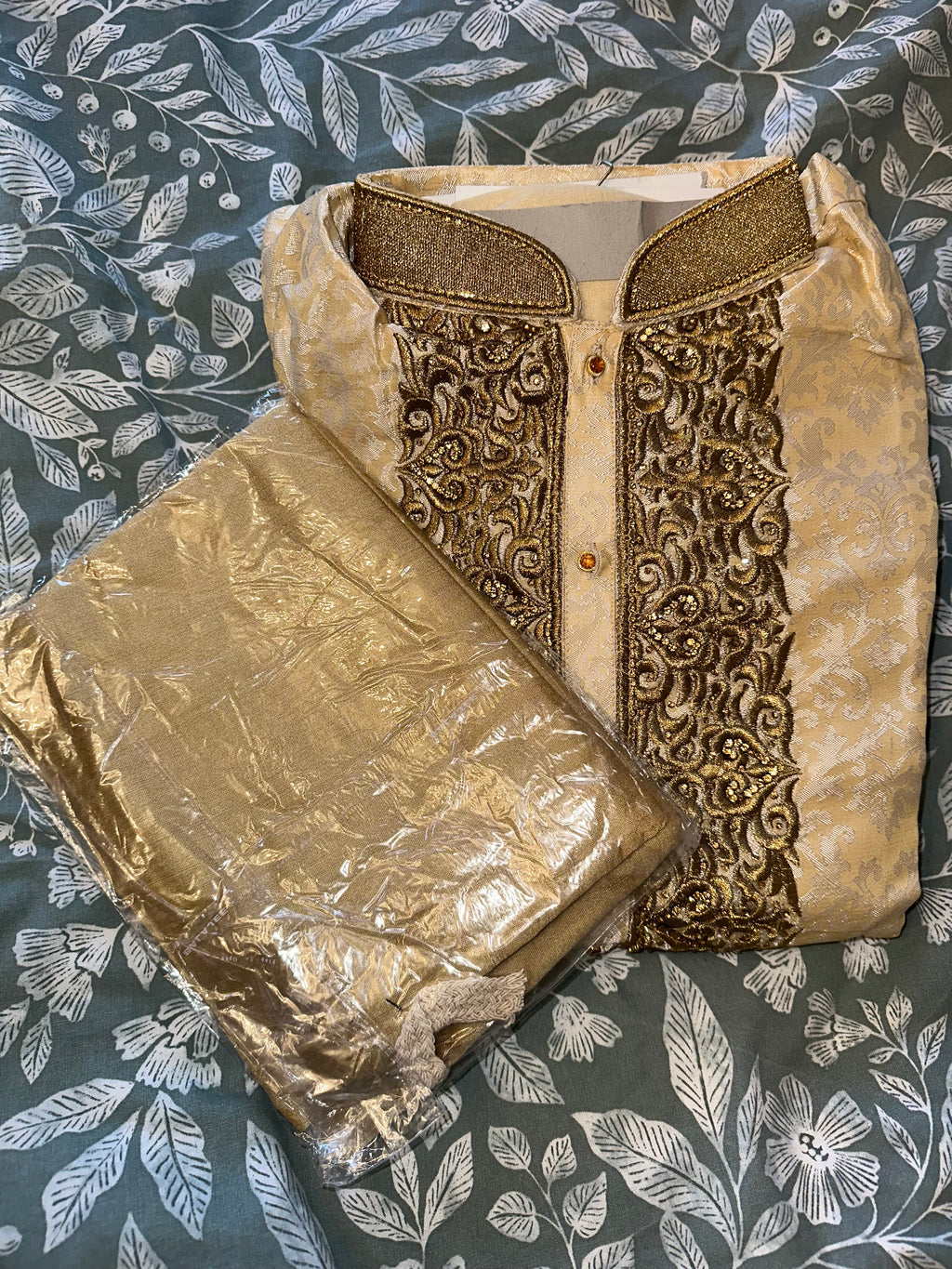 Brand New / Never Worn Men’s Luxury Gold Wedding Kurta Set