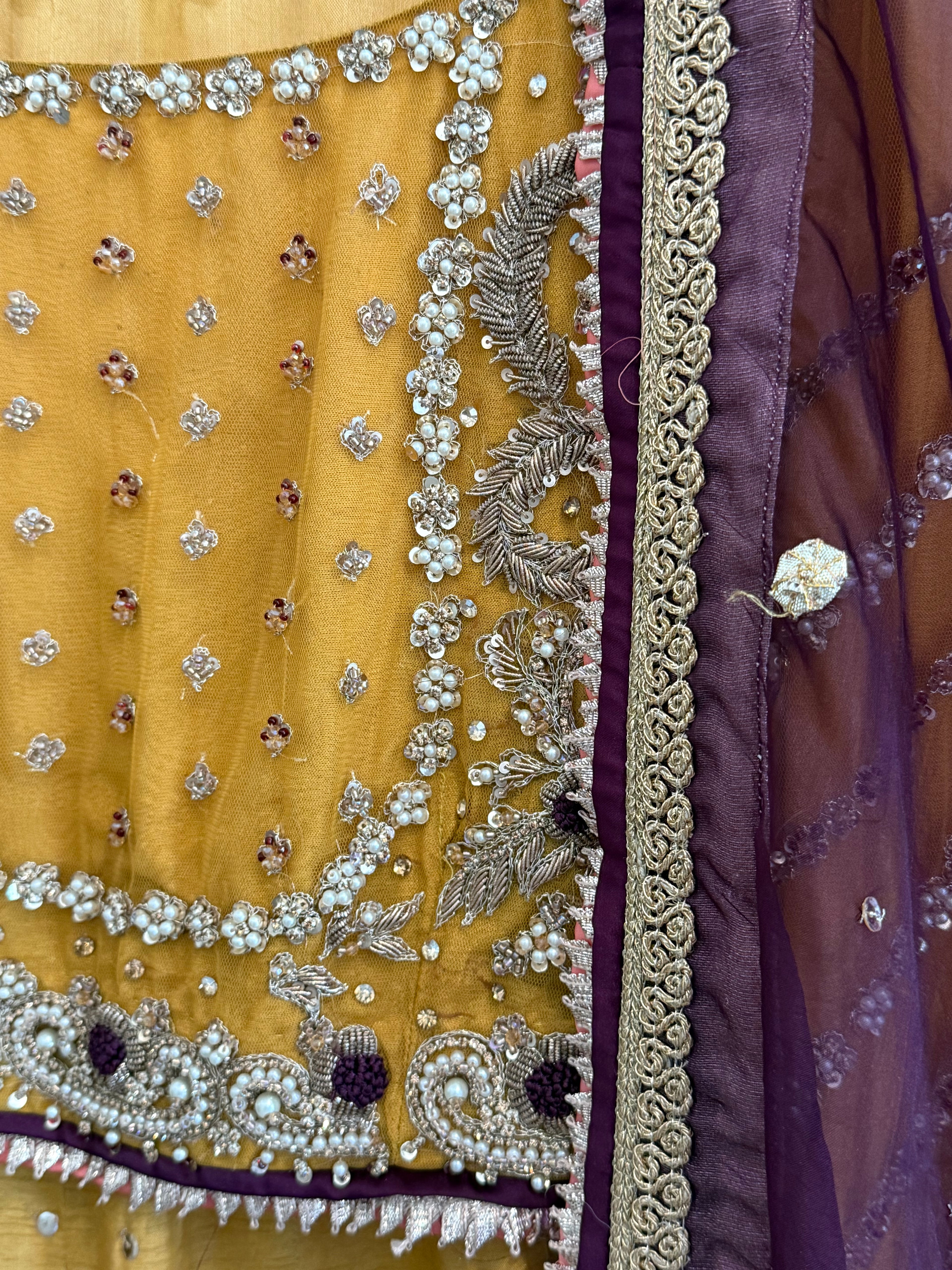 Bridal hand made 5 piece full dress - size small